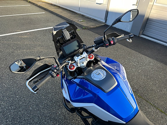 BMW F 900 GS 7 of 7