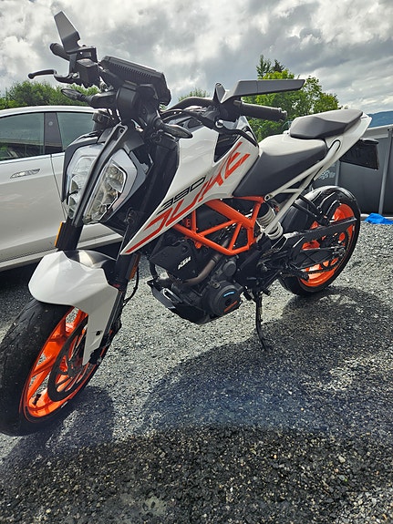 KTM 390 Duke 16 of 18