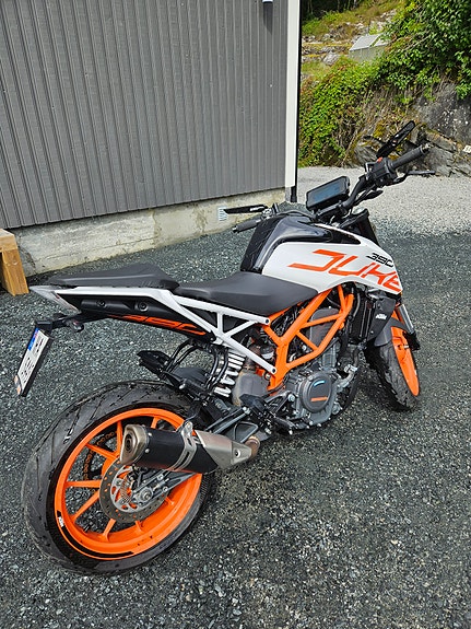 KTM 390 Duke 13 of 18