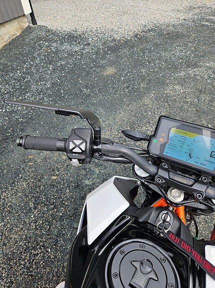 KTM 390 Duke 10 of 18