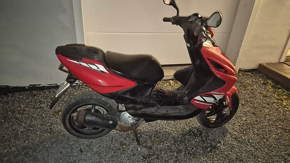 Yamaha 50 Aerox 4 of 5