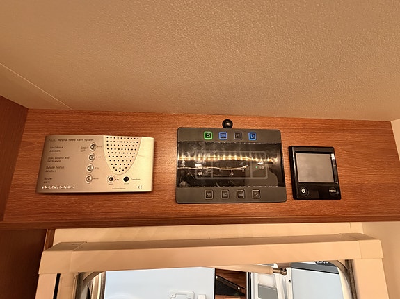 Rapido 8096 DF // Automat // Alde // Face to Face // Solcelle // DcDc // Sykkelstativ // 27 of 30
