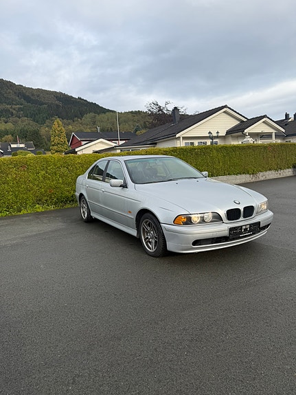 BMW 525d 3 of 12