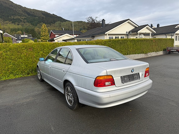 BMW 525d 8 of 12