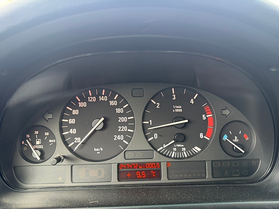 BMW 525d 9 of 12