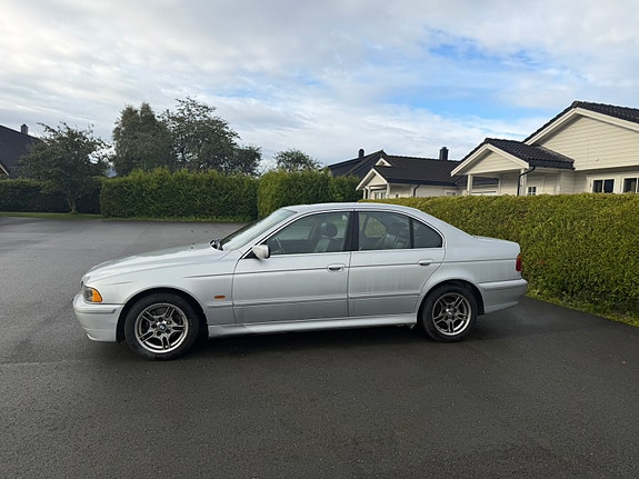 BMW 525d 4 of 12