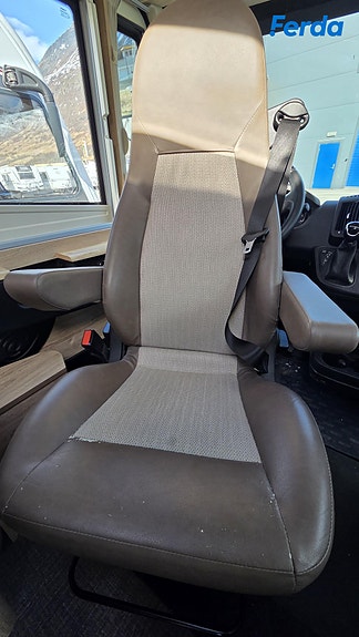 Eura Mobil IL 675 SB 17 of 18