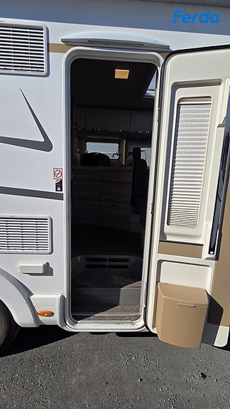 Eura Mobil IL 675 SB 12 of 18