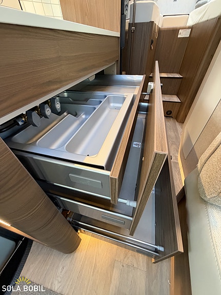 Hymer ML-T 580 2027 – MERCEDES 170 HK AUTOMAT | 320 Ah LITIUM | 1800 W INVERTER | VINTERPAKKE | PREMIUM 12 of 30