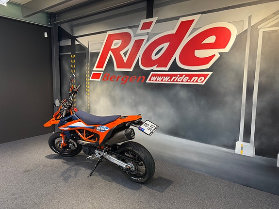 KTM 690 SMC R (A2) 8 of 13