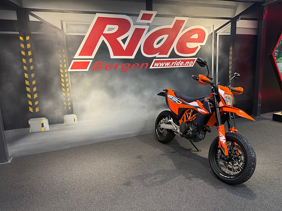 KTM 690 SMC R (A2) 7 of 13
