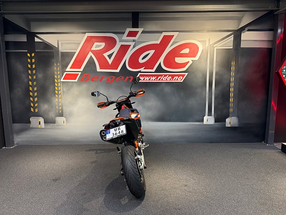 KTM 690 SMC R (A2) 11 of 13