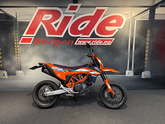 KTM 690 SMC R (A2) 3 of 13