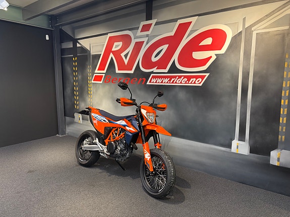 KTM 690 SMC R (A2) 2 of 13