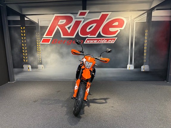KTM 690 SMC R (A2) 6 of 13