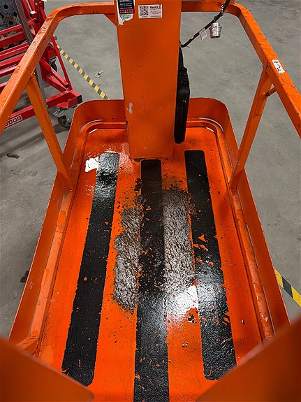 JLG 1230ES 2 of 5
