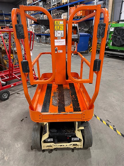 JLG 1230ES 4 of 5