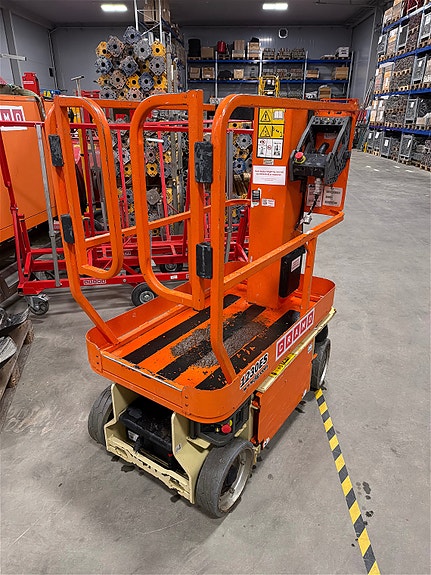 JLG 1230ES 3 of 5