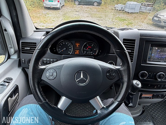 Mercedes-Benz Sprinter 14 of 30