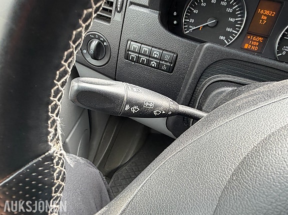 Mercedes-Benz Sprinter 16 of 30