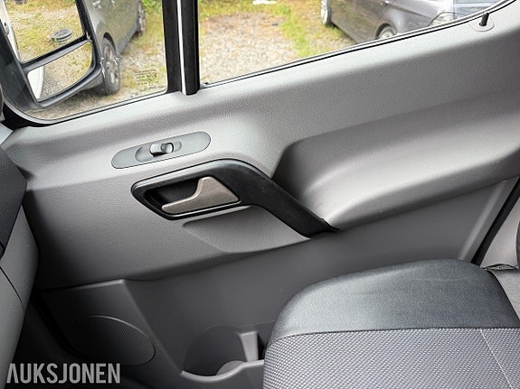 Mercedes-Benz Sprinter 29 of 30