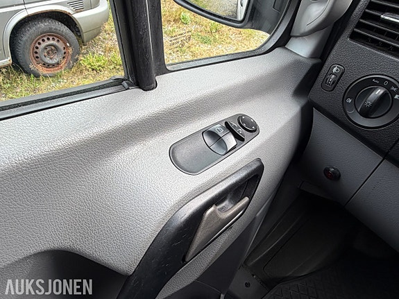 Mercedes-Benz Sprinter 13 of 30