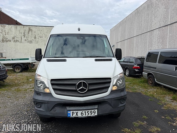 Mercedes-Benz Sprinter 2 of 30
