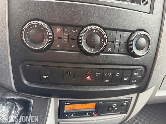 Mercedes-Benz Sprinter 24 of 30