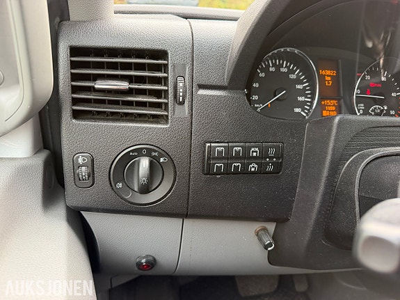 Mercedes-Benz Sprinter 19 of 30