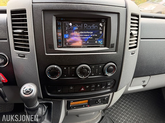 Mercedes-Benz Sprinter 22 of 30