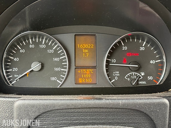 Mercedes-Benz Sprinter 18 of 30