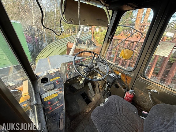 Moxy 6200S 6X6 Dumper 11 of 15