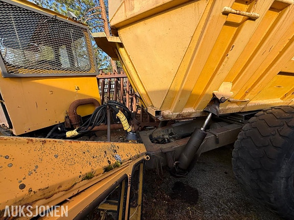 Moxy 6200S 6X6 Dumper 10 of 15