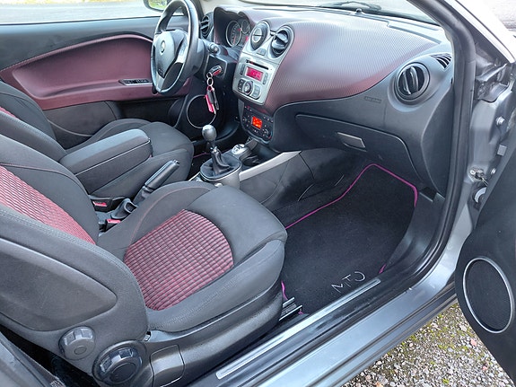 Alfa Romeo MiTo 14 of 26
