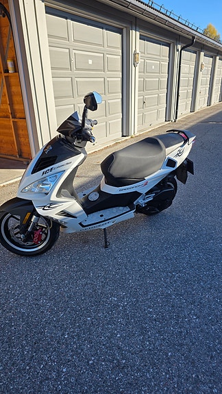 Peugeot Speedfight 2 3 of 6
