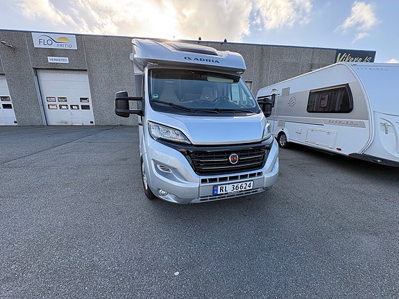 Adria Coral Supreme 670-SL Panorama 6 of 29