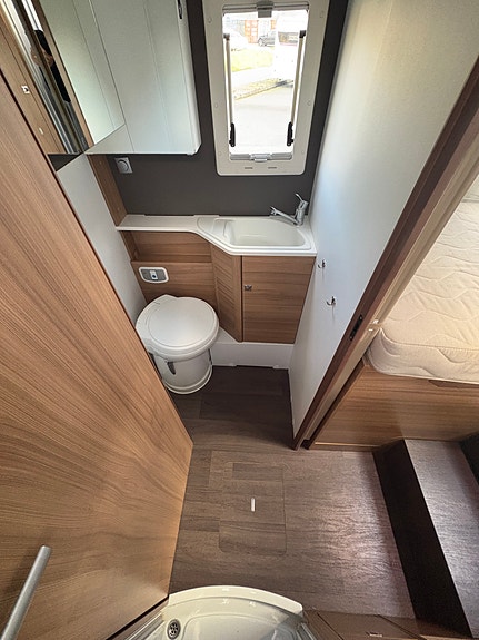 Adria Coral Supreme 670-SL Panorama 21 of 29
