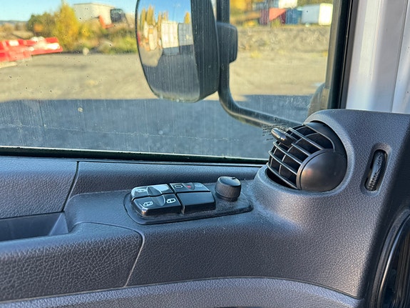 Mercedes-Benz Atego 818 7 of 13