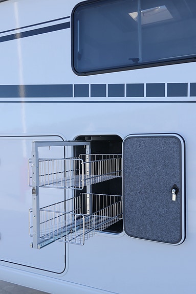 Frankia I 8400 QD Platin 5,5 t 11 of 30