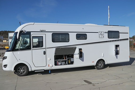 Frankia I 8400 QD Platin 5,5 t 17 of 30