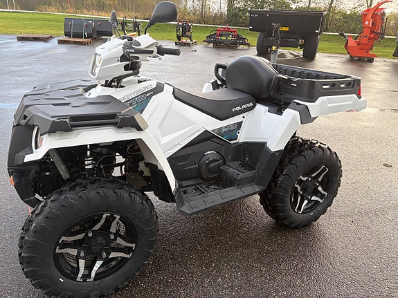 Polaris Sportsman X2 570 3 of 9