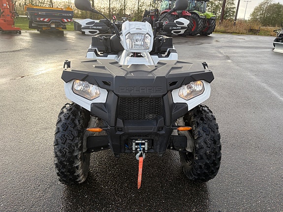 Polaris Sportsman X2 570 2 of 9