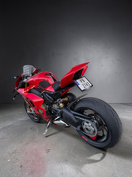 Ducati Panigale V4 S - Adrenalinbombe! 9 of 9