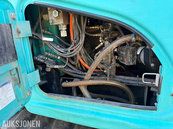 Kobelco SK75SR-7 Gravemaskin med 2 skuffer - Engcon tiltrotator 28 of 30