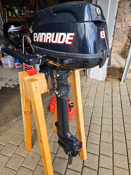 Lite brukt Evinrude 6 HK til salgs 2 of 6