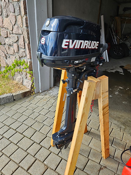 Lite brukt Evinrude 6 HK til salgs 4 of 6