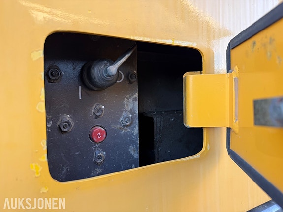 Volvo EC220DL 13 of 30