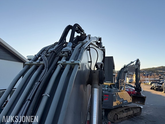 Volvo EC220DL 25 of 30