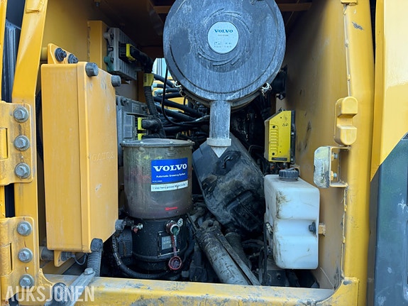 Volvo EC220DL 15 of 30
