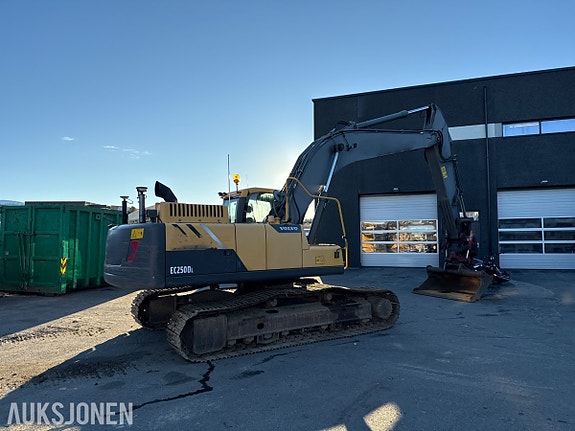 Volvo EC250DL 3 of 30